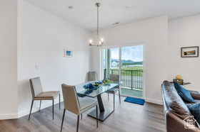 Photo 5 for 1218 S Sawmill Blvd #1-106