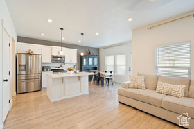Photo 3 for 4523 E Hurstbourne Dr