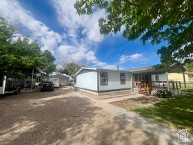 Photo 3 for 465 E Kings Ln