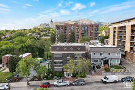 Photo 2 for 125 E 1st Ave #206