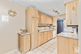 Photo 4 for 20 W Lester Ave #B24