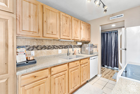 Photo 3 for 20 W Lester Ave #B24