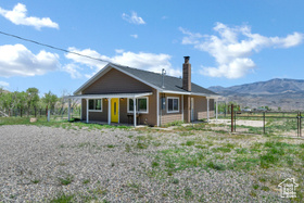 Photo 3 for 1665 S Kennedy Dr