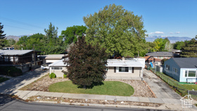 Photo 2 for 468 S Pioneer Ave