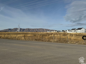 1350 N Arrowhead Trl MLS #2086271