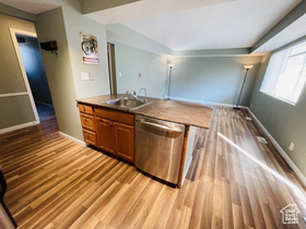 Photo 4 for 2220 E Murray Holladay Rd