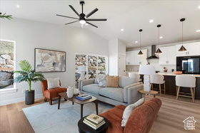 Photo 3 for 1568 Hudson St #1