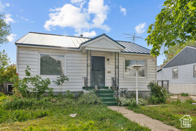 Photo 1 for 142 N Pinehurst Ave