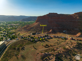 745 E Country Club Dr MLS #2086776