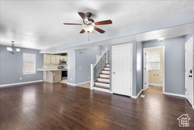 Photo 3 for 122 W Stern Ct #25
