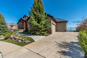 Photo 2 for 2116 E Falcon Ridge Dr