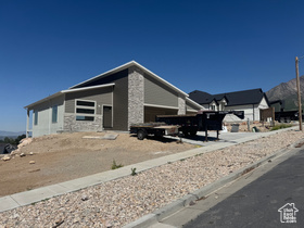 Photo 2 for 3023 N Mountain Rd  #212