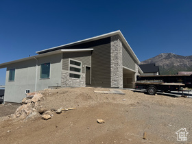 Photo 1 for 3023 N Mountain Rd  #212
