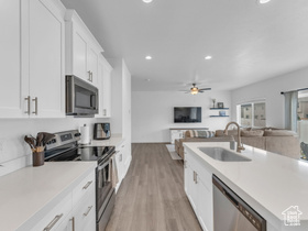 Photo 5 for 1153 E Doris Loop Rd