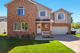 Photo 2 for 679 S Trail Cir