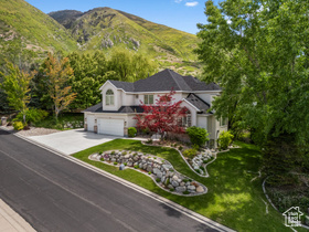 Photo 2 for 2016 E Graystone Ln