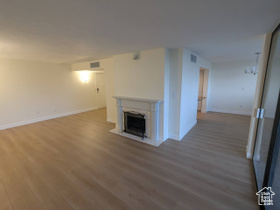 Photo 4 for 241 N Vine St #404E