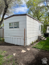Photo 3 for 19 E Colonial Wood #D