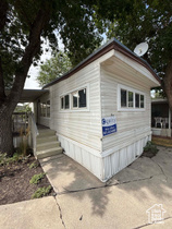 Photo 1 for 19 E Colonial Wood #D