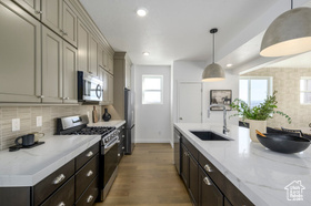 Photo 4 for 2033 W Pinnacle Ln #F-6
