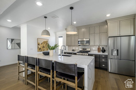 Photo 3 for 2033 W Pinnacle Ln #F-6