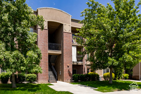 Photo 6 for 170 E Belmont Ave #B8