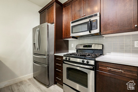 Photo 3 for 170 E Belmont Ave #B8