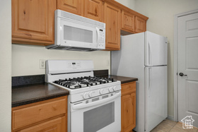 Photo 6 for 1052 S Canyon Meadows Dr #4