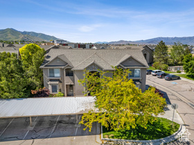 Photo 4 for 223 W Crescent View Ln  #126