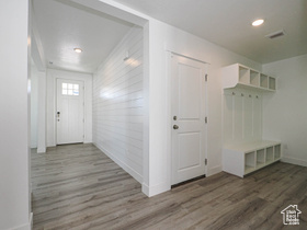 Photo 6 for 3022 S Shoreline Dr