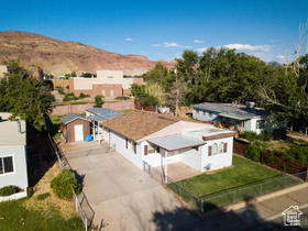 Photo 5 for 476 Cliffview Dr