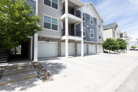 Photo 2 for 66 W Silver Springs Dr