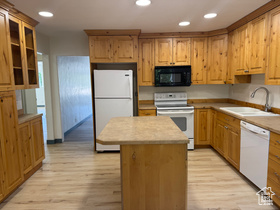 Photo 6 for 559 E Harmston Ave