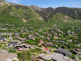 1 E Carriagewood Cv MLS #2089585