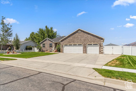 Photo 3 for 2656 Remuda Dr