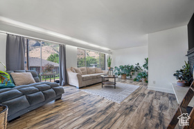 Photo 5 for 1185 E Hillcrest Dr