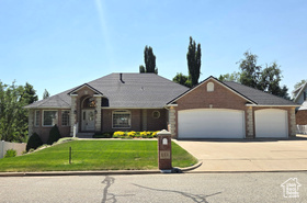 Photo 2 for 362 S Glen Cir