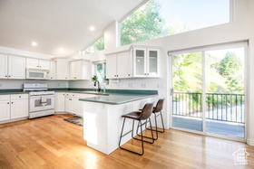 Photo 4 for 1559 E Oak Cliff Dr