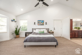 Photo 3 for 1559 E Oak Cliff Dr