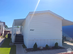 Photo 3 for 4567 S Yarrow Ln #86