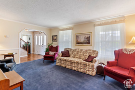 Photo 4 for 1356 W Fairway Cir