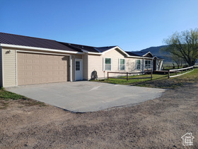 Photo 2 for 1209 W Hwy 43
