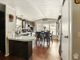 Photo 4 for 3750 Midland Dr
