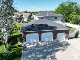 Photo 2 for 8298 S Arlington Ct