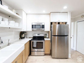 Photo 2 for 241 N Vine St #1E