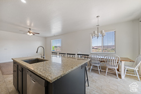 Photo 4 for 258 N Windsor Dr