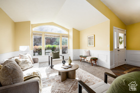 Photo 2 for 13898 Summerset Cir