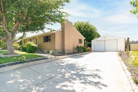 Photo 2 for 649 W Bulldog Cir