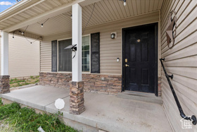Photo 3 for 2331 E Hitching Post Dr