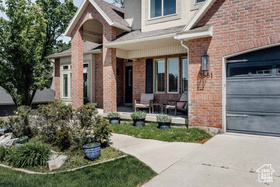 Photo 2 for 3551 S Huntington Dr
